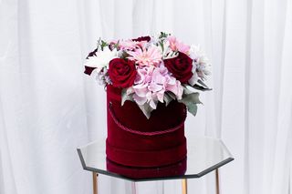 Aranjament mixt mediu trandafiri/ mini-roze/ gerbera