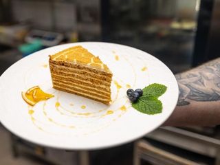 Ніжний медовик (165g)