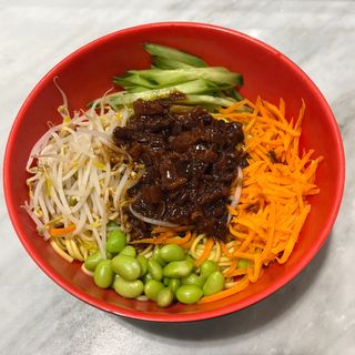 Spaghetti cinese con salsa pechinese 