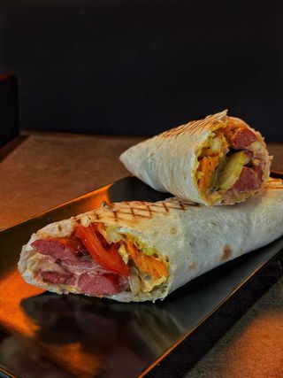 Хот-рол із подвійною мисливською сосискою (400г)