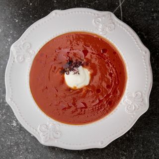 Томатний суп з морепродуктами (300г)