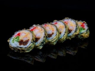 Futomaki w tempurze z krewetkami 6 szt.