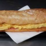 Bocata tortilla de jamón serrano