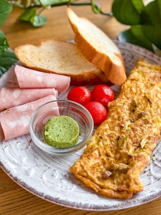 Сирний омлет з сиром Дор блю та Мортаделлою (330г)