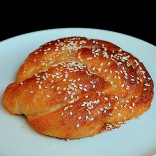 Drożdżówki z pomarańczą i tahini