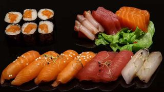 B13. Sushi e Sashimi Moriawase 28pçs