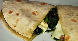 13 Salsiccia, fontina, erba