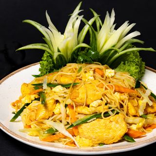 Taitei din orez cu pui