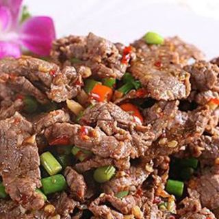 Ternera salteada con comino