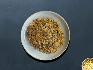 Tallarines Fritos Con Ternera