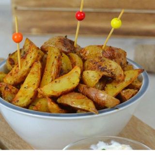 Patatas deluxe con salsa