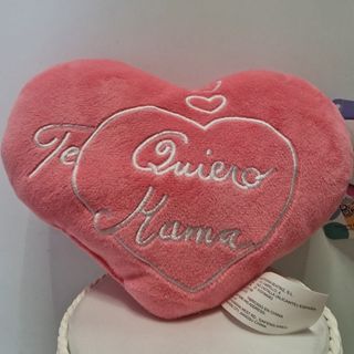 Suave corazón de peluche