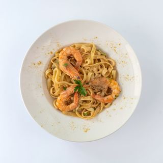 Талиателе със скариди и тиквички