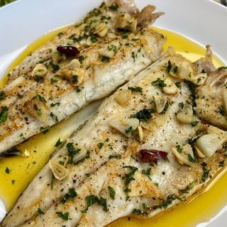 Lubina A La Espalda Estilo Donostia Con Verduras THai