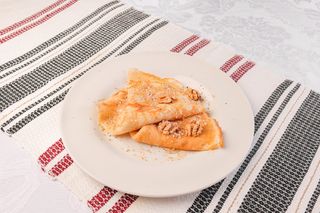 Clatite cu miere si nucă