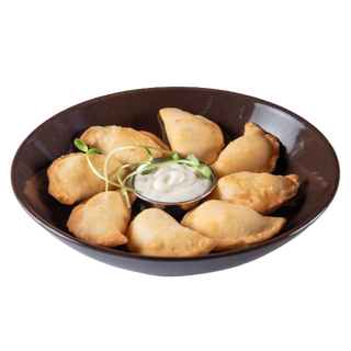 Smażone pierogi z mozzarellą i bryndzą