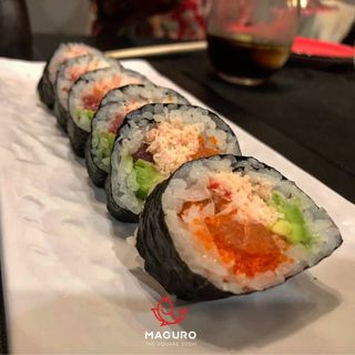 FUTOMAKI DE ATÚN Y SALMÓN (6 uds.)