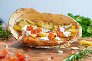 Sandwich șnițel la lipie