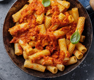 Penne u provansal sosu sa piletinom