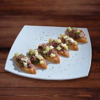 Brusketi sa pršutom