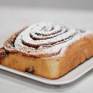 Cynamonka z cukrem pudrem