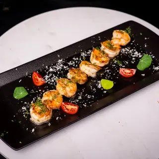 Скариди с чесън, масло и  бяло вино