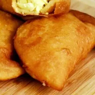 Empanada de carne y queso 