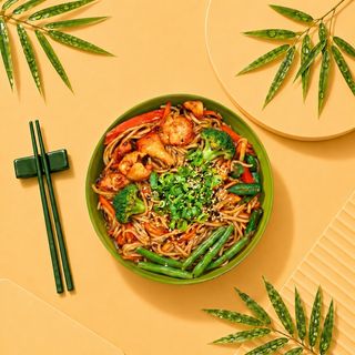 Wok Soba Pui Sos Chinezesc