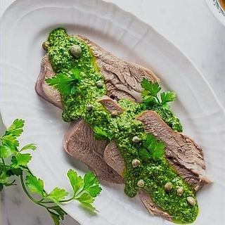 Lingua in salsa verde
