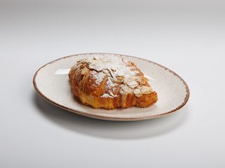 Мигдалевий круасан (130g)