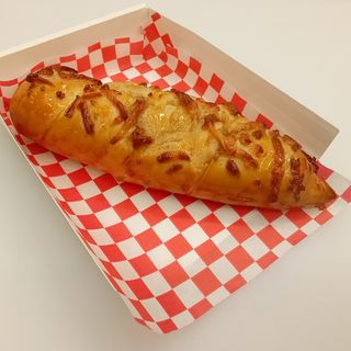 Cachito de jamón y queso fresco 