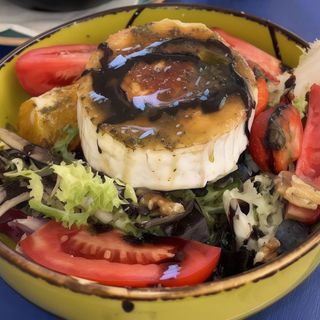 Ensalada De Queso De Cabra