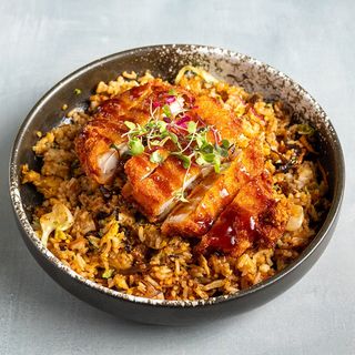 Yakimeshi De Tonkatsu (Cerdo)