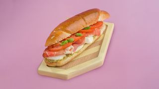 Mocarela i pršuta sendvič