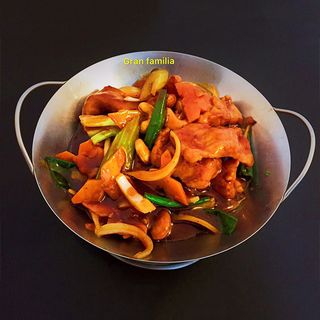 66 Cerdo Con Salsa Kung Pau