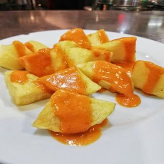 Ración De Patatas Bravas