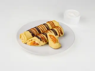 Налисники з абрикосами