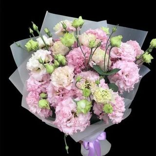 Buchet din 13 eustome roz