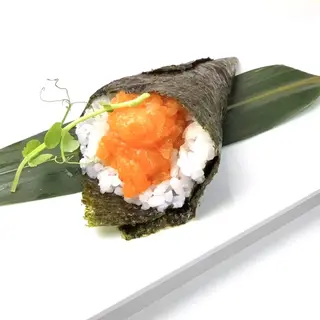 133 Temaki Spicy salmon