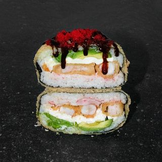 Суші-бургер зі сніговим крабом і креветкою