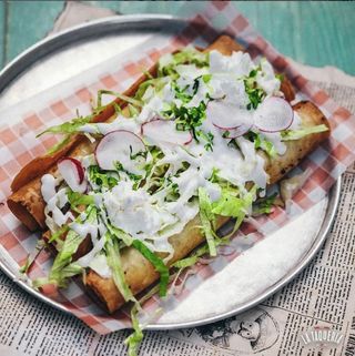 Flautas de picadillo