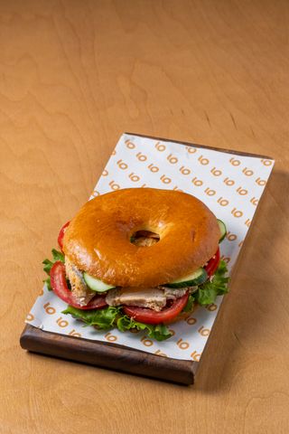 Мини-бублик с курицей (200г)