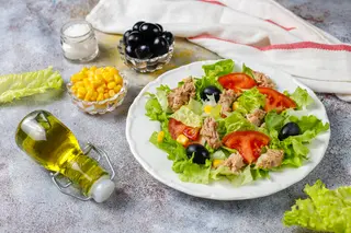 Salata sa tunom