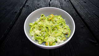 ფეტუჩინი ქათმით და ისპანახით