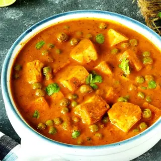 Mattar paneer