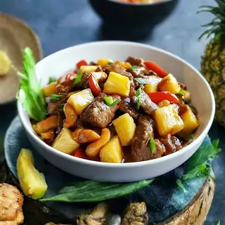 Beef With cashewnuts and Green Pepper