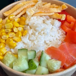 Боул рис з лососем