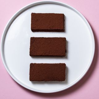 შოკოლადის ბარეტი ფინიკით