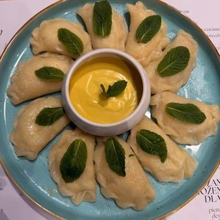 Pierogi z ricottą i miętą 10 szt.