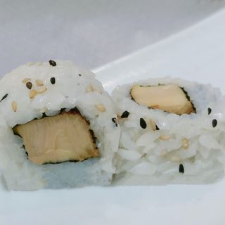 25. Uramaki Pollo Crujiente (8 Pza.)